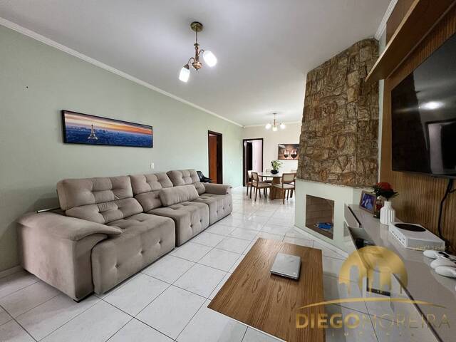 Casa para Venda em Atibaia - 4