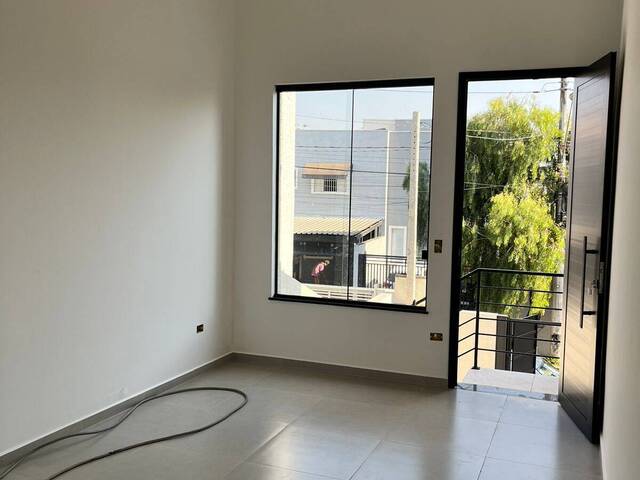Casa para Venda em Atibaia - 2
