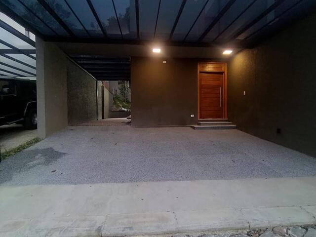 Casa em Condomínio para Venda em Atibaia - 2
