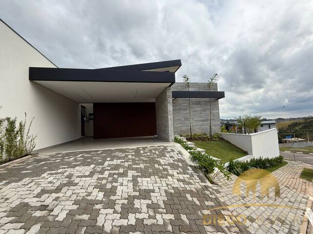 #CS238 - Casa em Condomínio para Venda em Atibaia - SP
