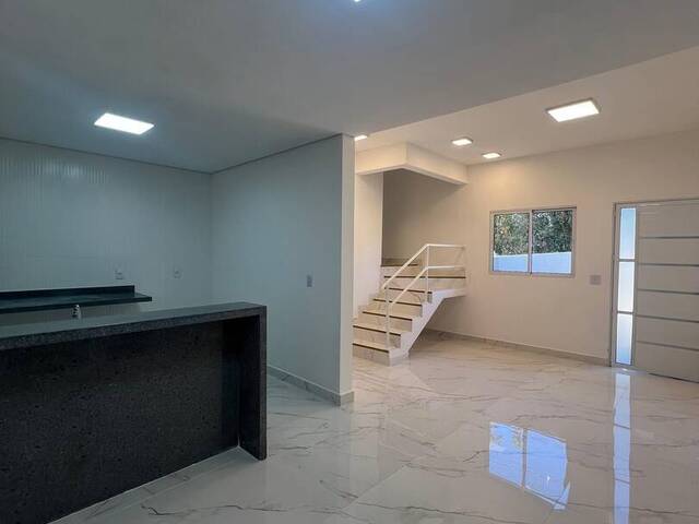Casa para Venda em Atibaia - 2