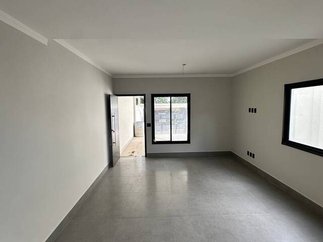 Casa para Venda em Atibaia - 3