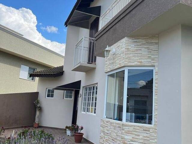 Casa para Venda em Atibaia - 3