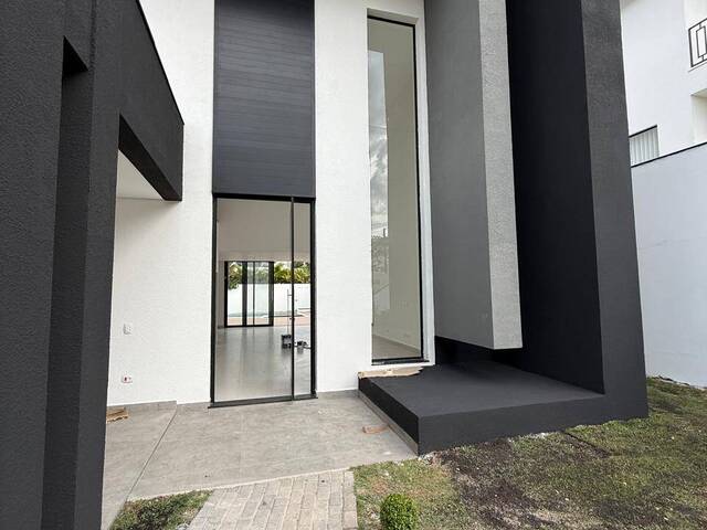 Casa em Condomínio para Venda em Atibaia - 2