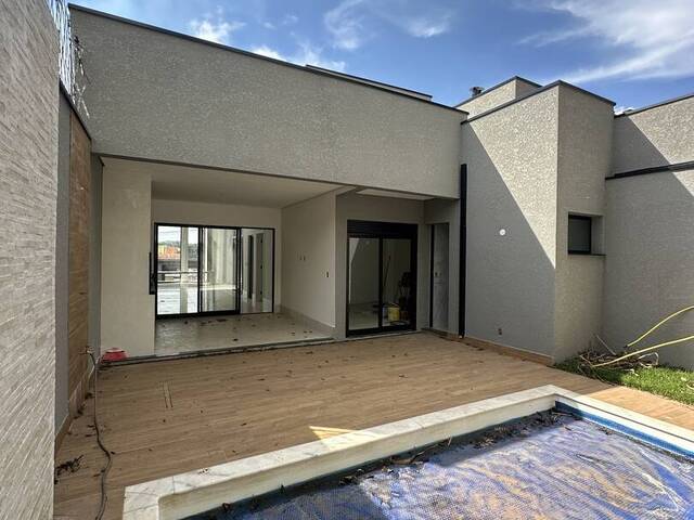Casa para Venda em Atibaia - 3